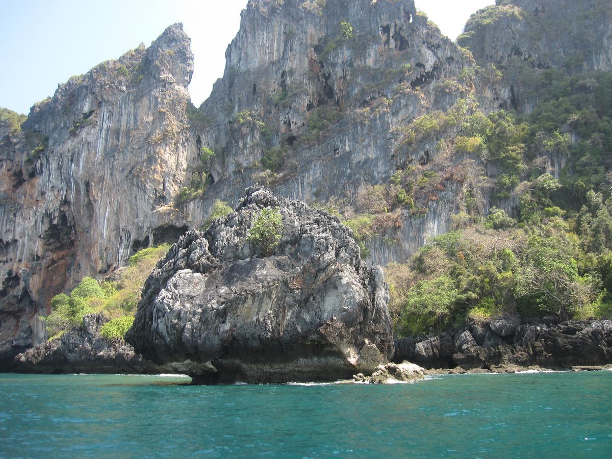 Phi Phi Sea And Hill Resort Bagian luar foto