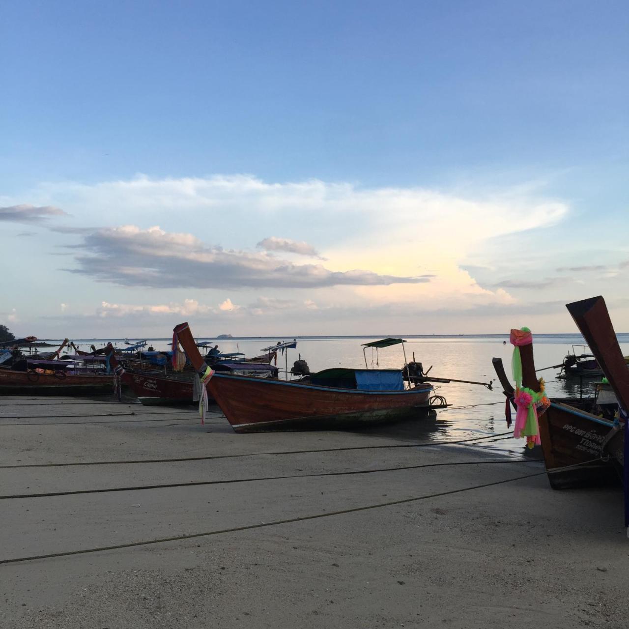 Phi Phi Sea And Hill Resort Bagian luar foto