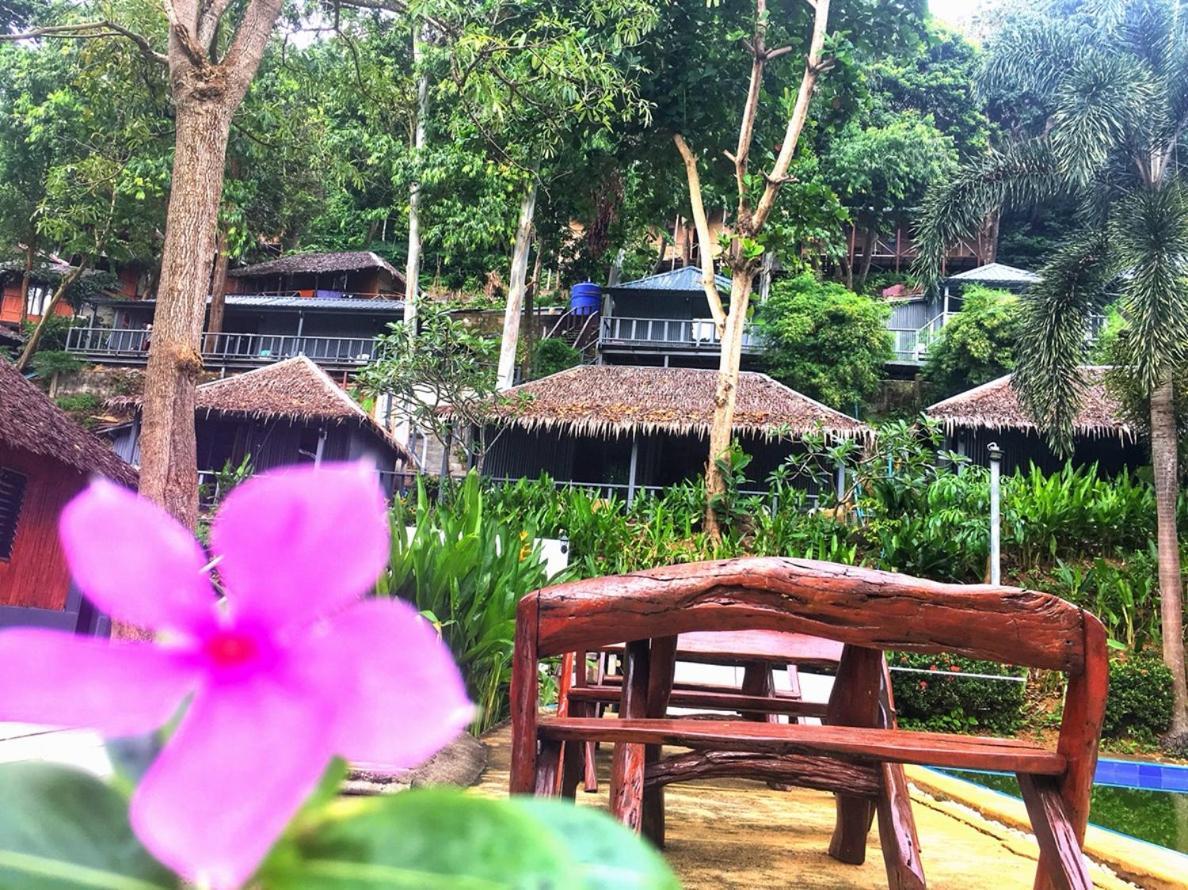 Phi Phi Sea And Hill Resort Bagian luar foto